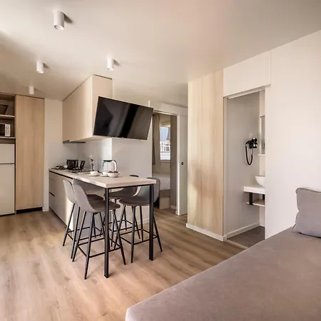 Maistra Amarin Mobile Homes רוביני