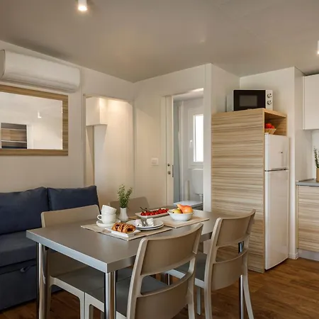 Maistra Amarin Mobile Homes פארק נופש 4*