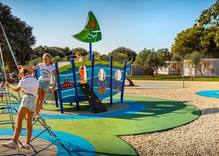 Maistra Amarin Mobile Homes 4*