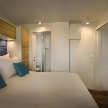 Maistra Amarin Mobile Homes 로비니