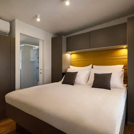 Maistra Amarin Mobile Homes 로비니