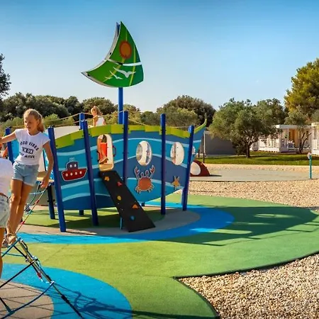 Maistra Amarin Mobile Homes 4*